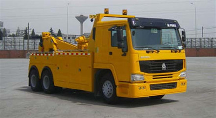 重汽豪沃前四后八拖吊聯(lián)體重型清障車 廈工楚勝的專用汽車制造實(shí)力
